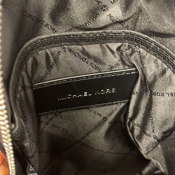 Michael Kors Kent Flight Bag Crossbody Honey Comb - Picture 11 of 16